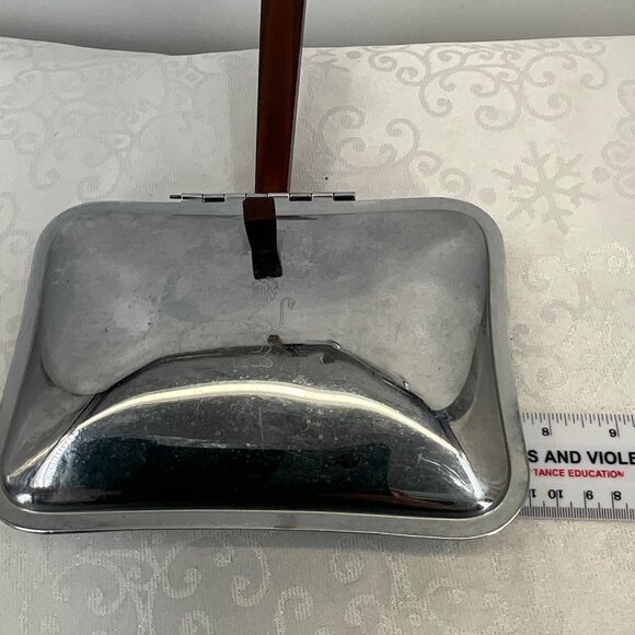 Vintage  Irvinware Lion Silent Butler Crumb Catcher Wooden Handle - Picture 7 of 8